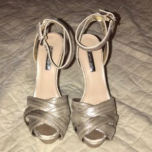 Size 7 H by Halston heels